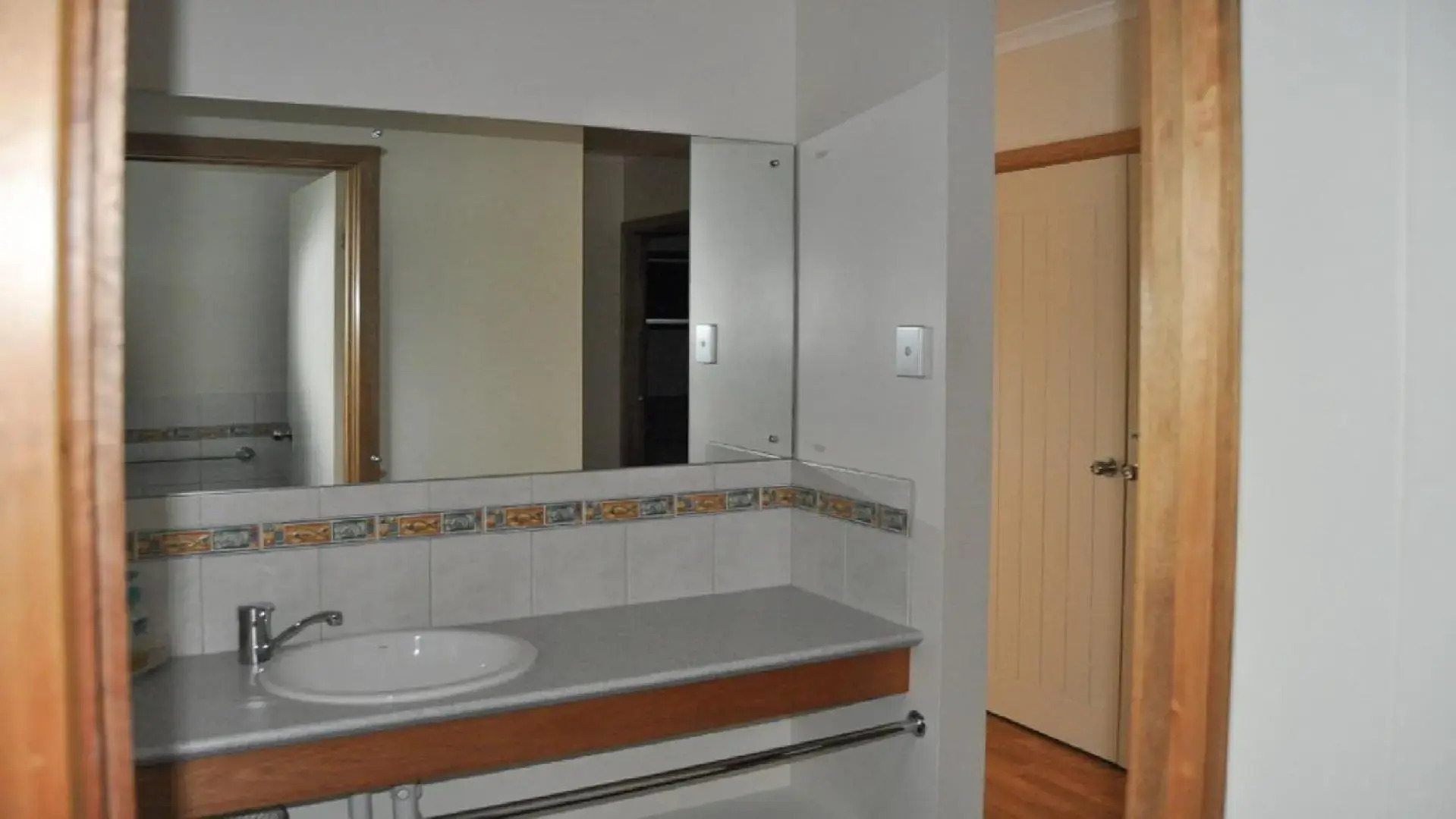 Rest A Shore Coffin Bay