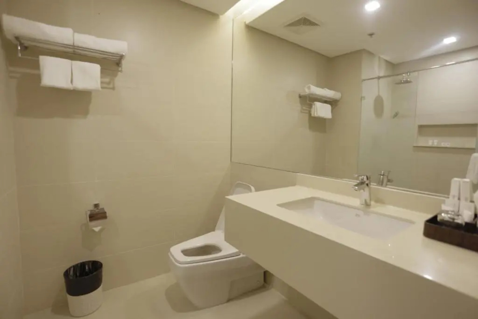 Royce Hotel & Casino