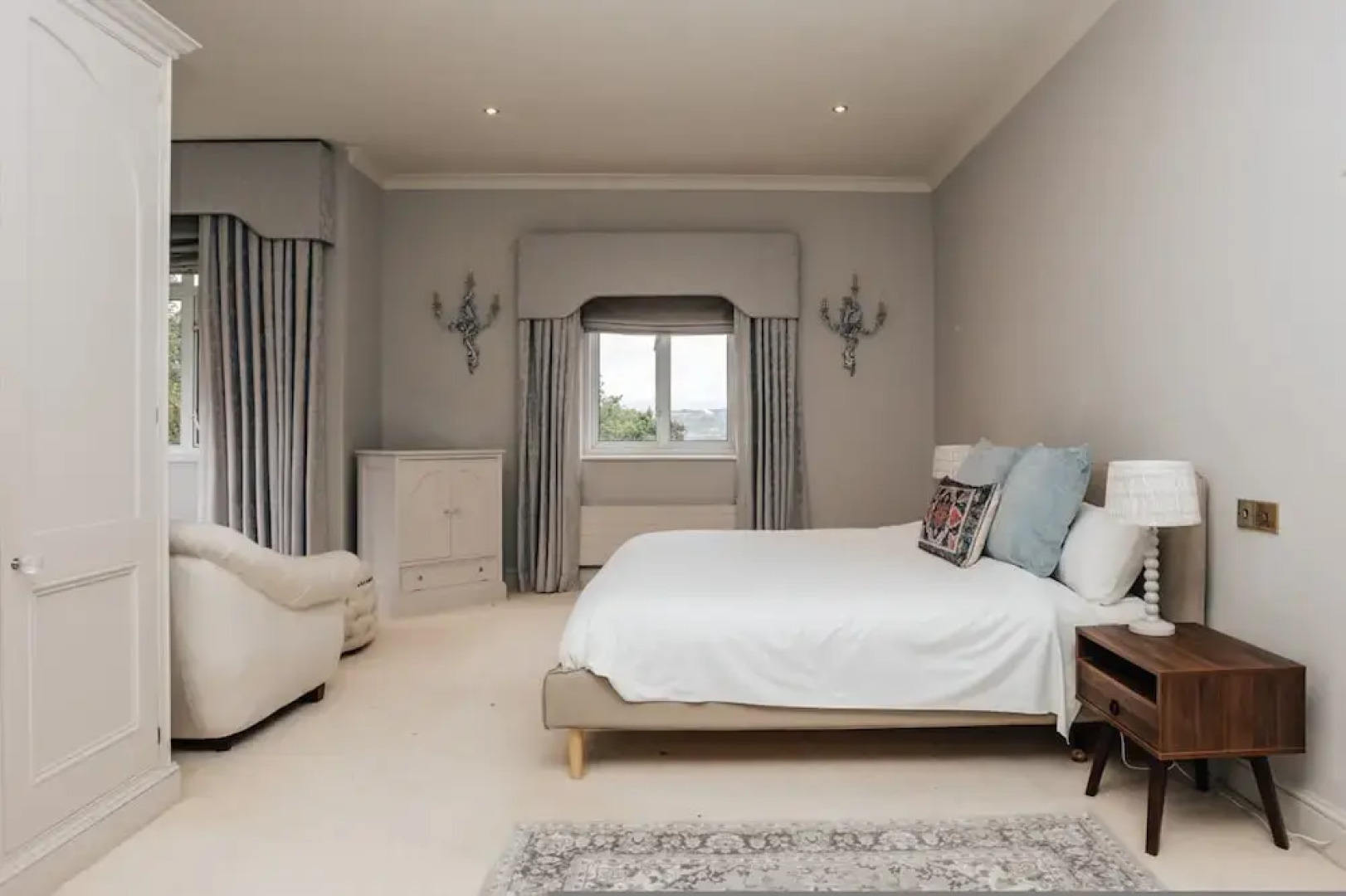 The Partridge - From 1000 Per Night