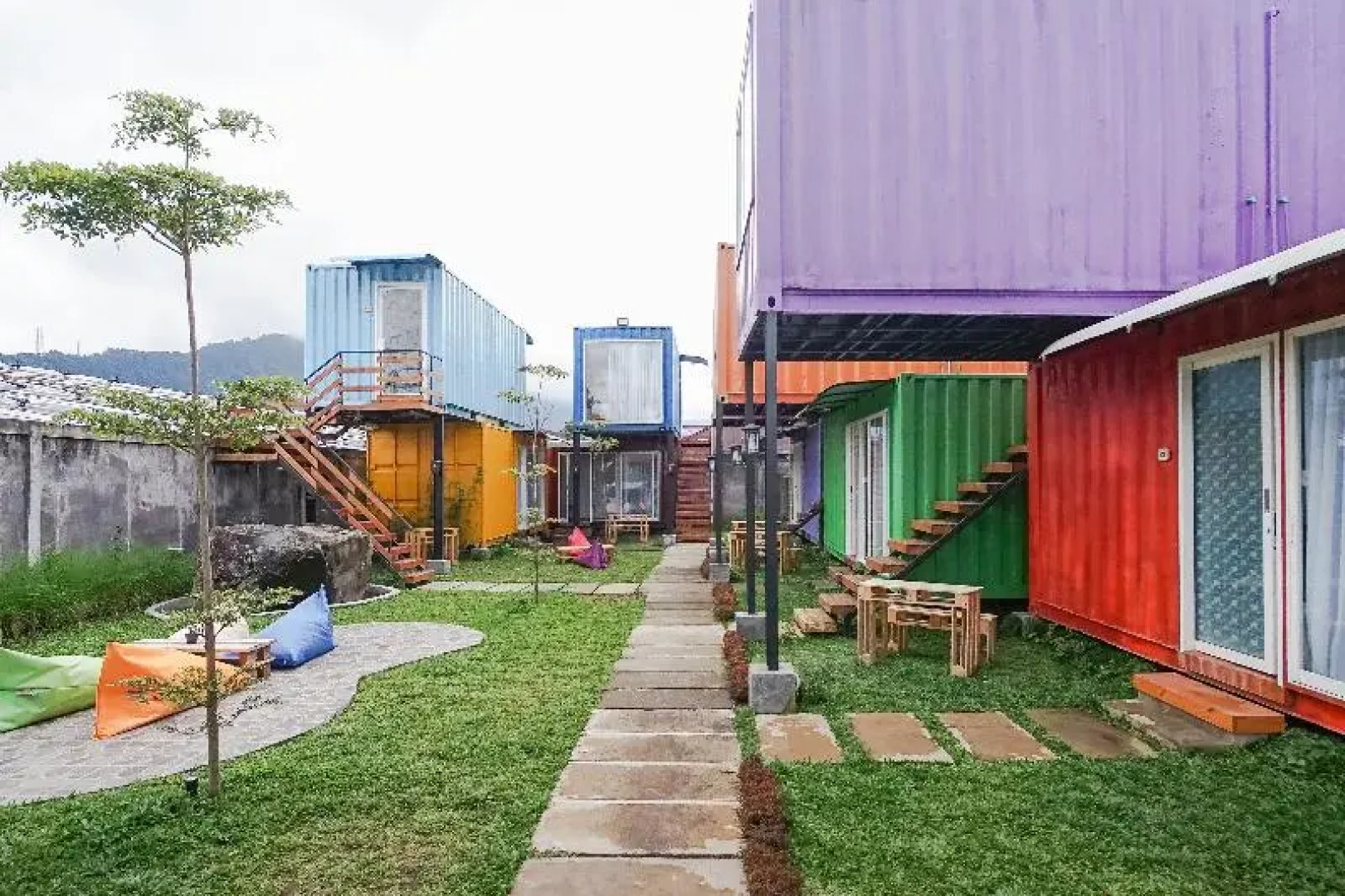 Container Smart Stay (CSS)