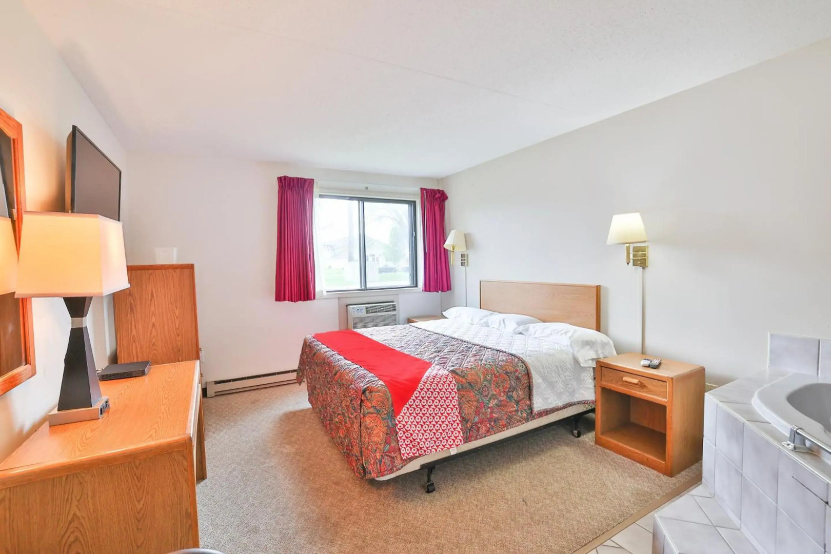 OYO Hotel Pipestone MN, Canterbury Park