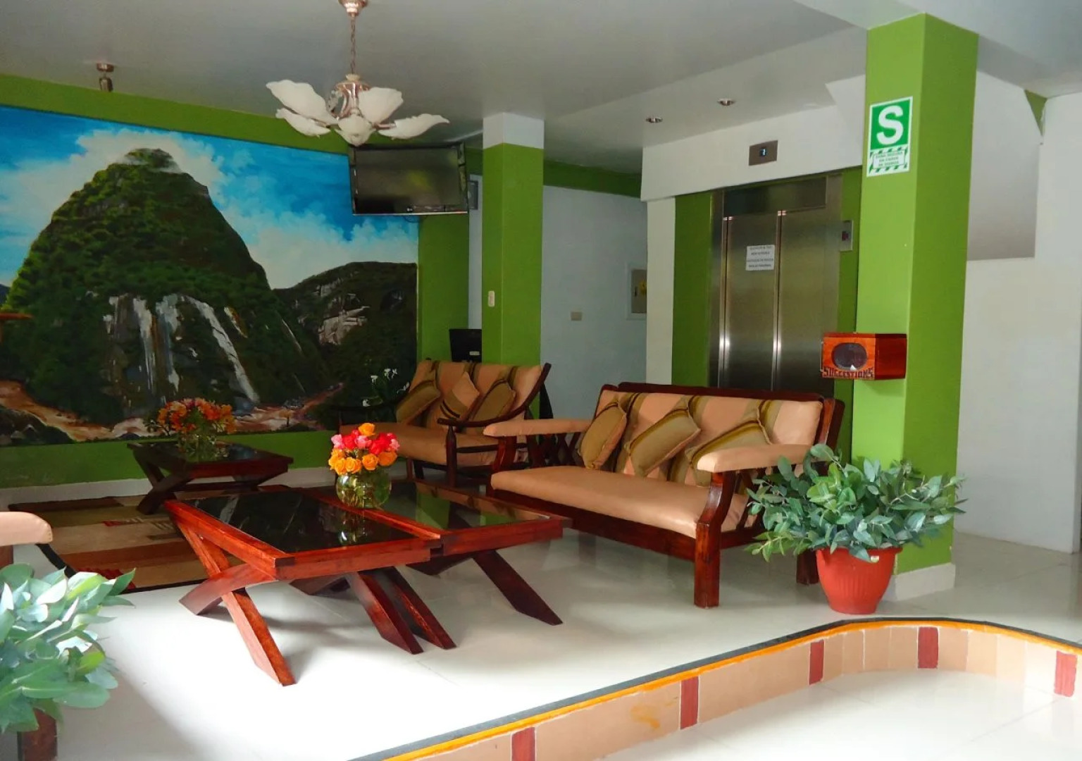 Machu Picchu Adventure House