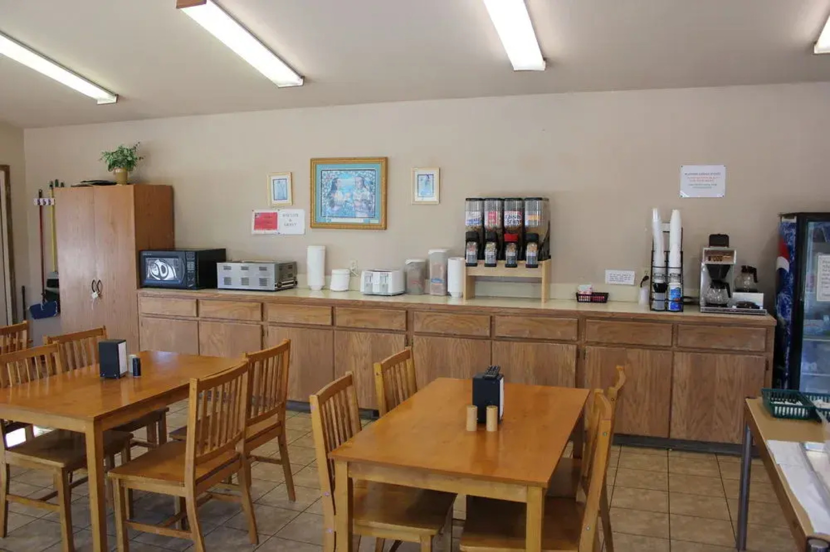 Oak Hill Inn & Suites