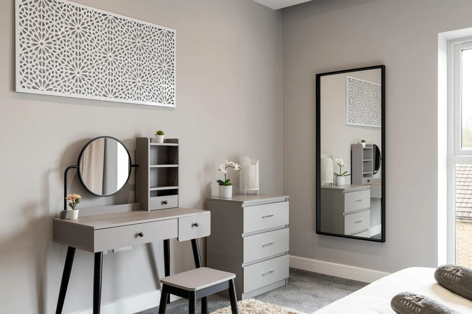 Wonderful Top-floor Apartment