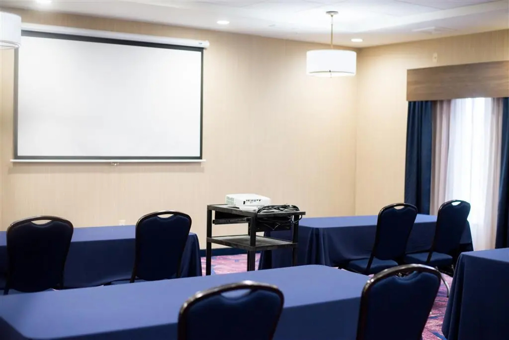 Hampton Inn & Suites by Hilton Warrington Horsham