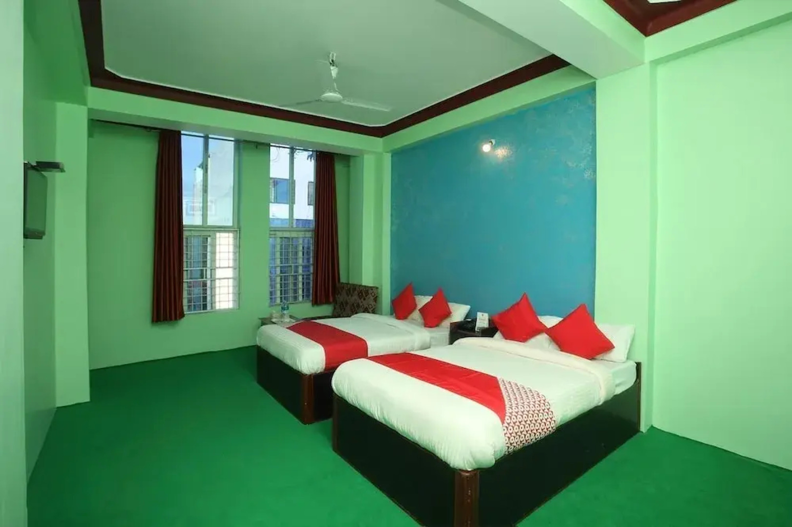 OYO 712 Hotel Radison One And Lodge