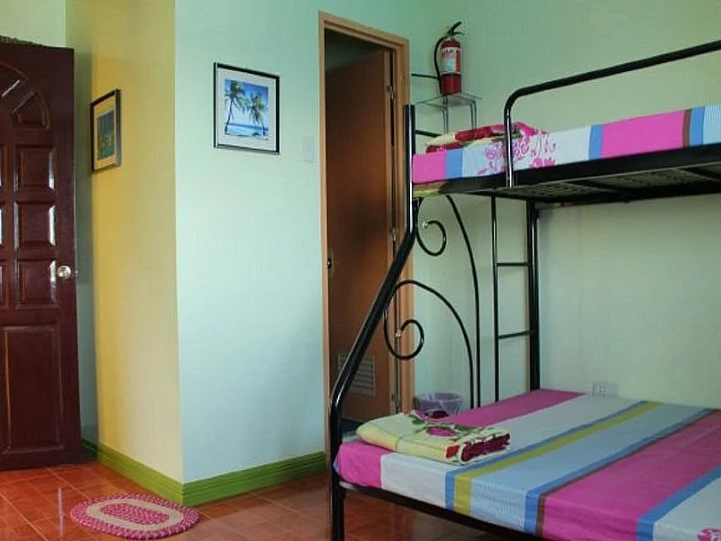 Captain Hook's Red Parrot Inn