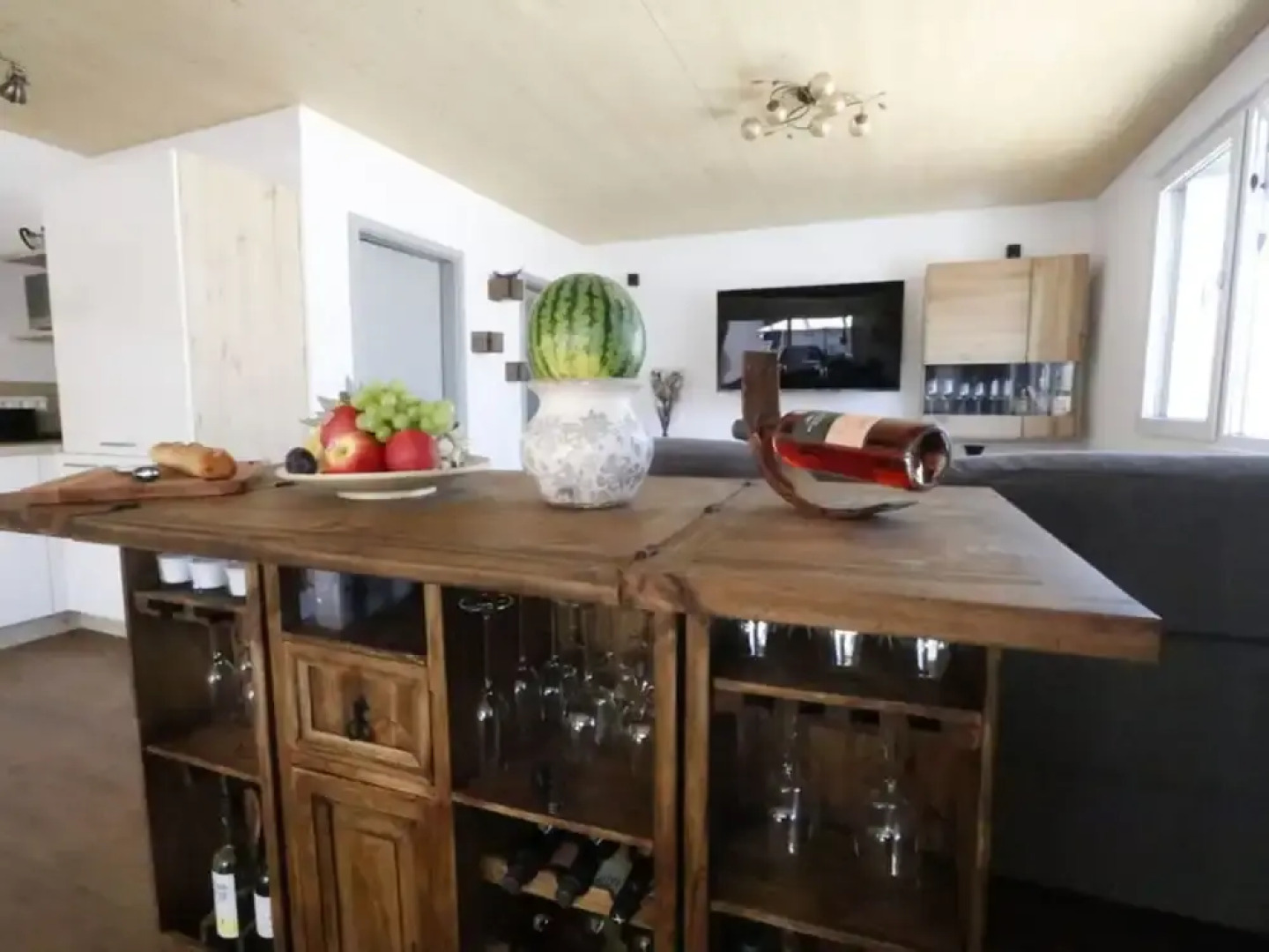 Welcoming Apartment Near Lake