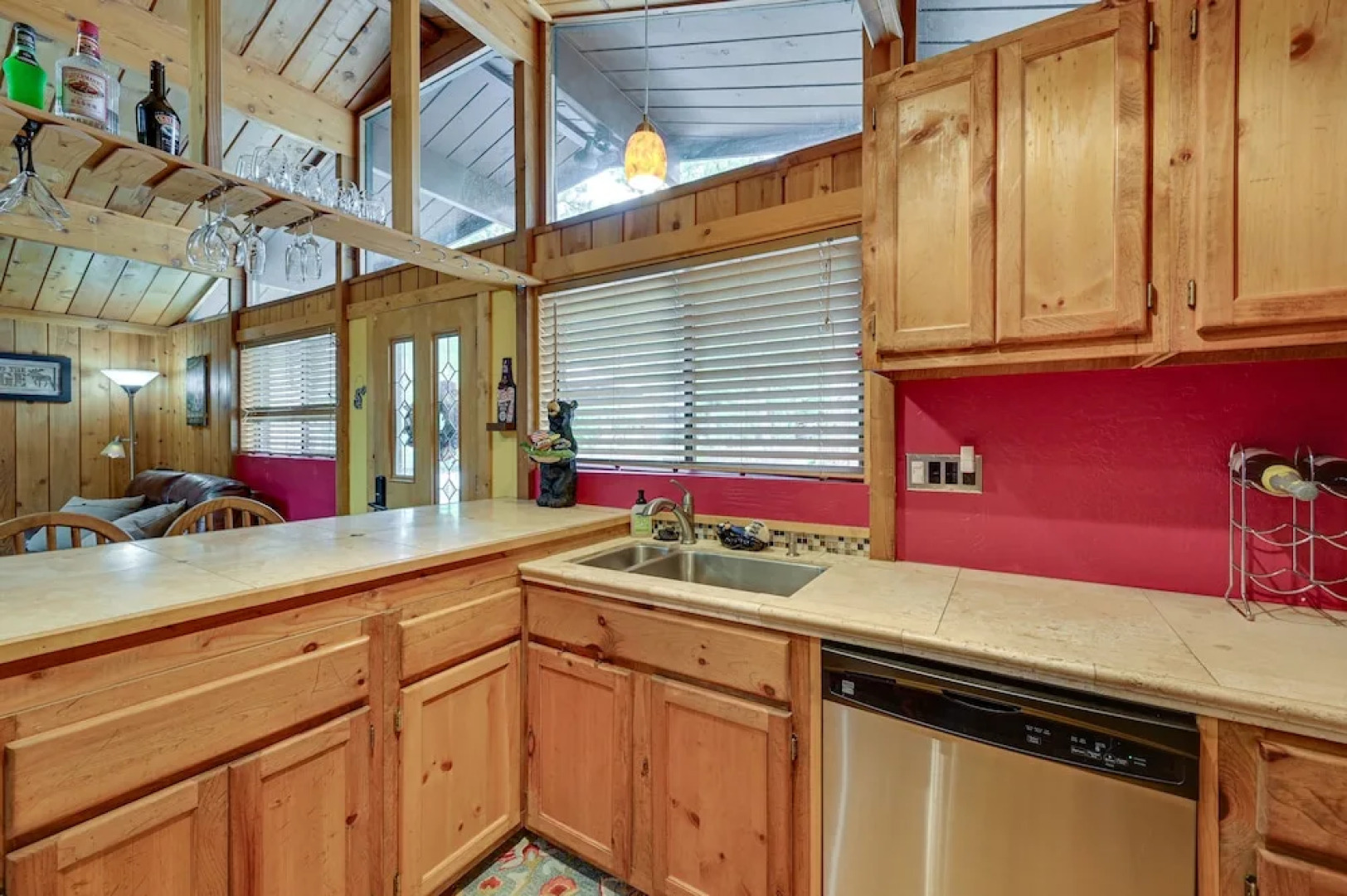 Cozy Munds Park Cabin w/ Fireplace & Deck!