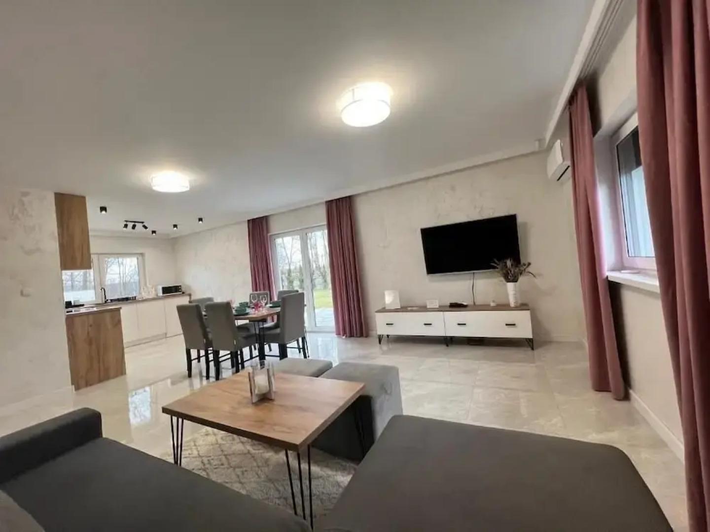 Apartamenty Max House