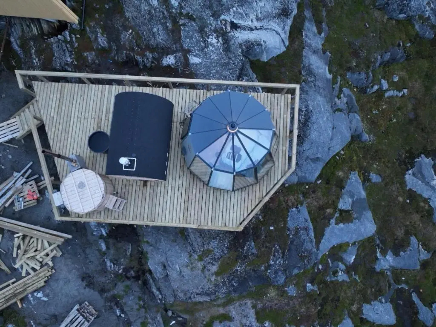 Aurora Hut by InukTravel