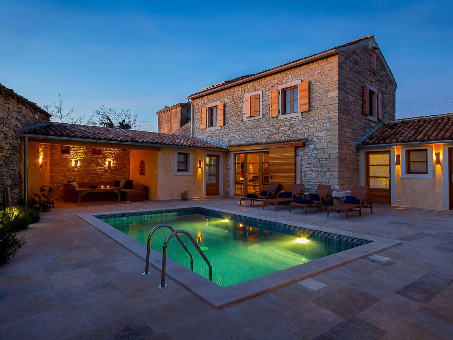 Beautiful Villa Consisting of two Houses With Private Pool, Near Pula and Beach