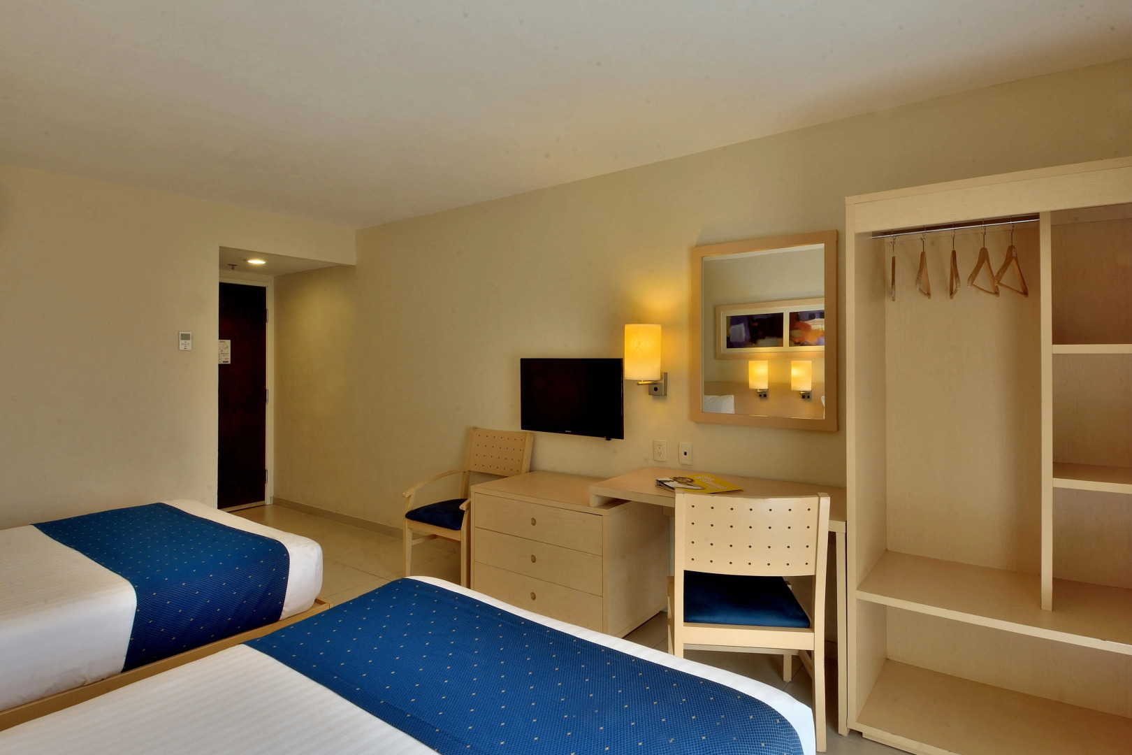 City Express Suites Playa del Carmen