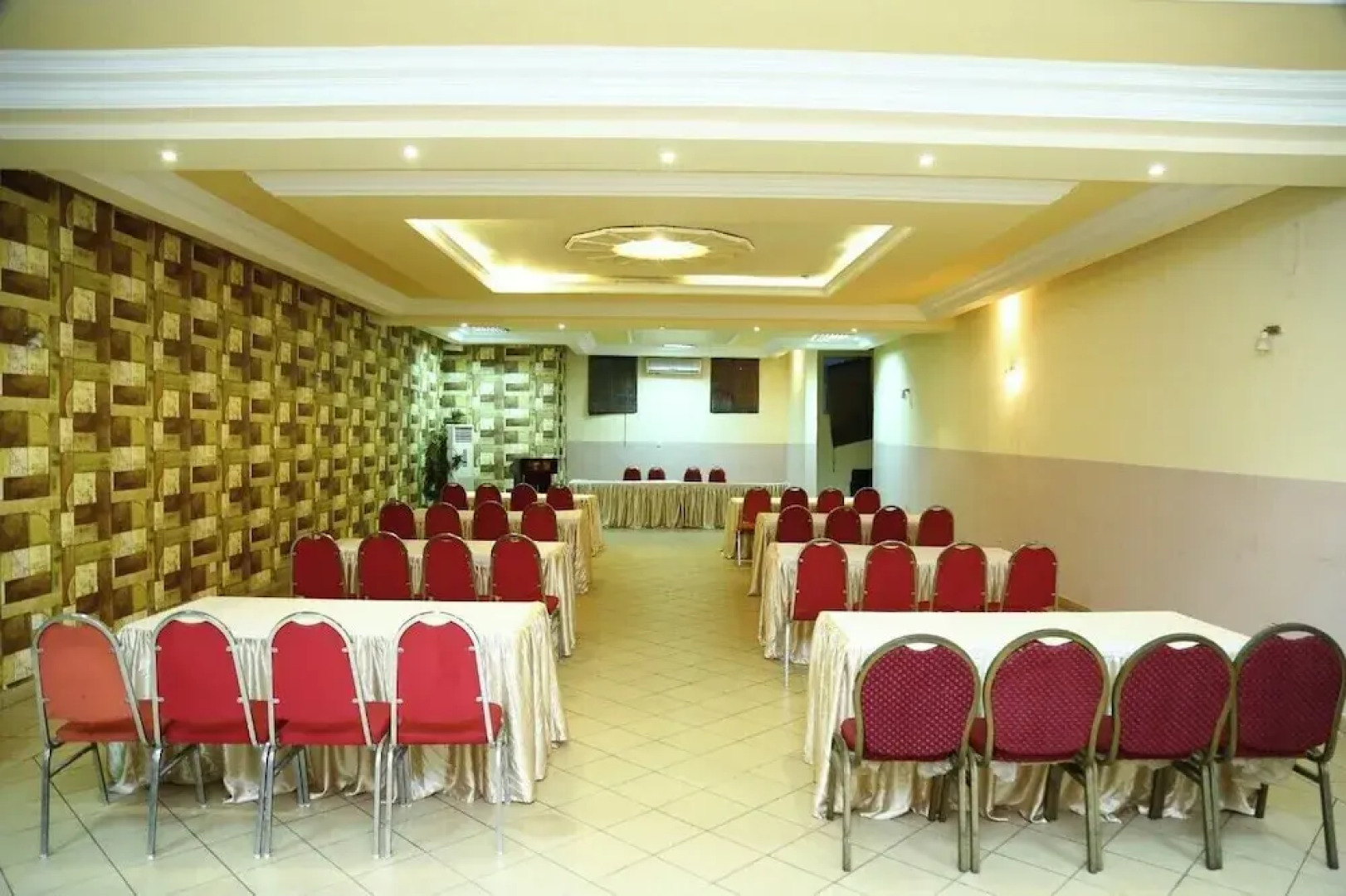 Network Hotel and Suites