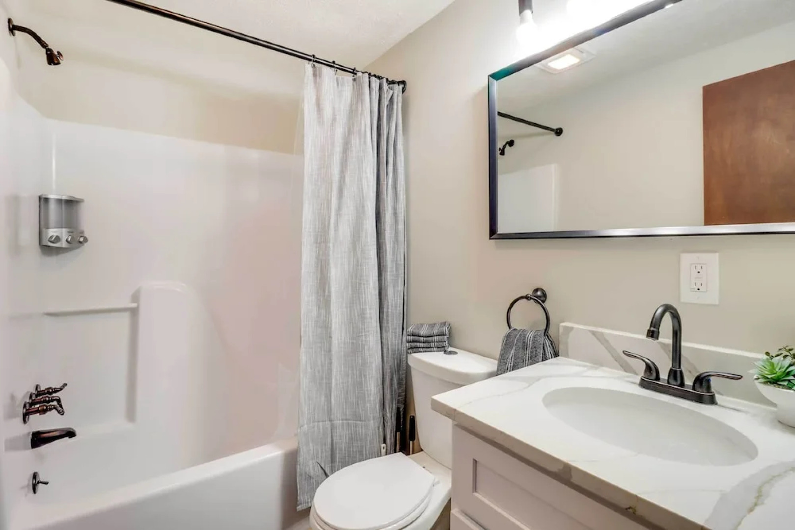 Tobyhanna Vacation Home w/ Community Pool Access