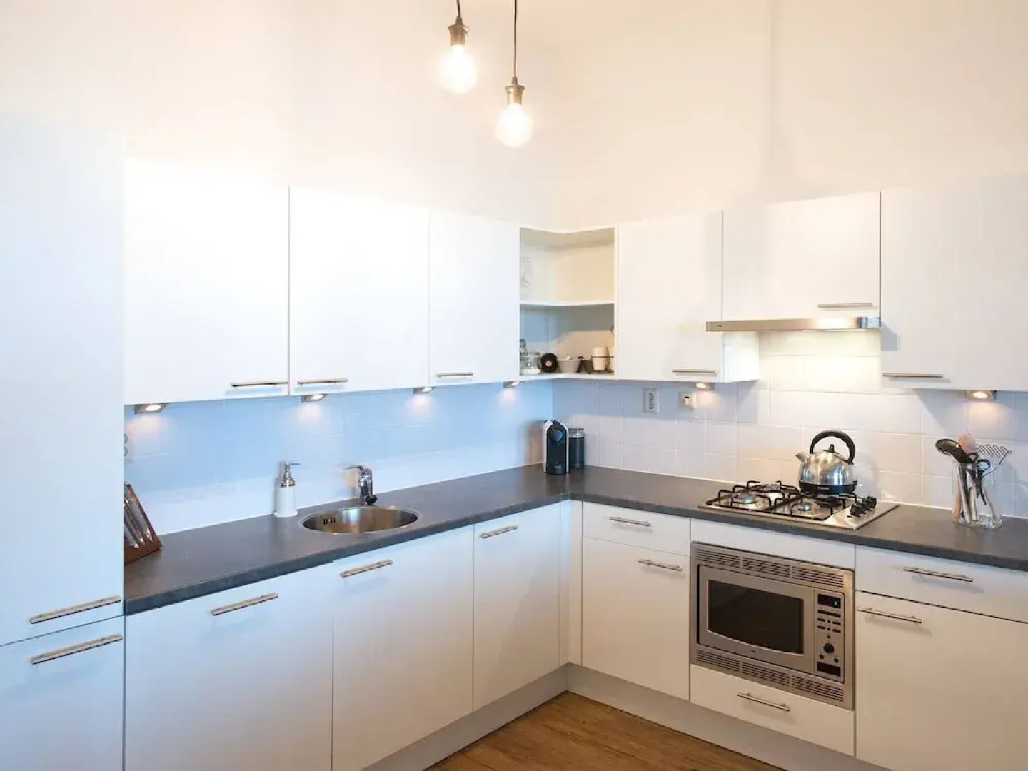 Appealing Apartment in Den Haag With Balcony