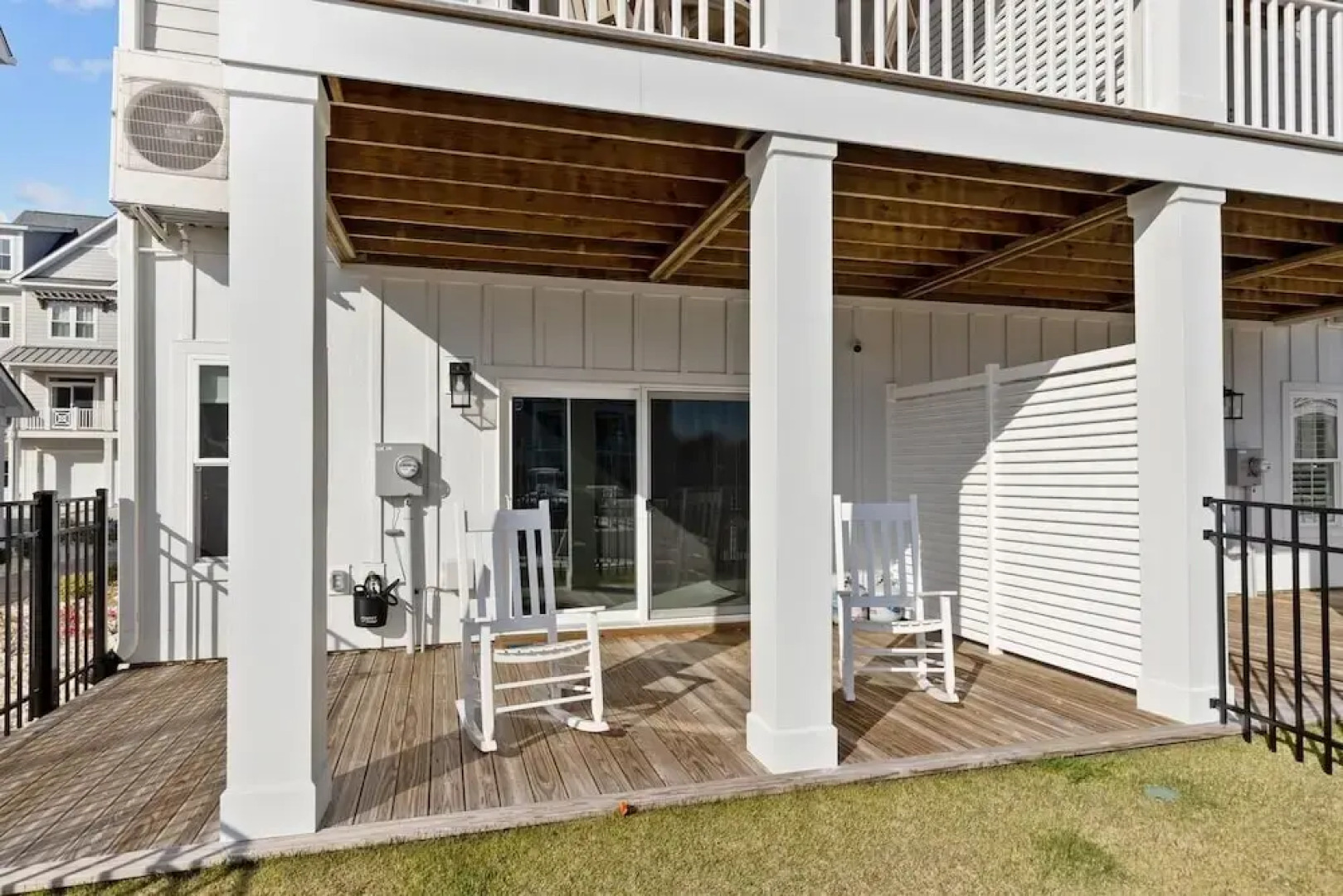 South Breeze 3 Bedroom Townhouse by RedAwning