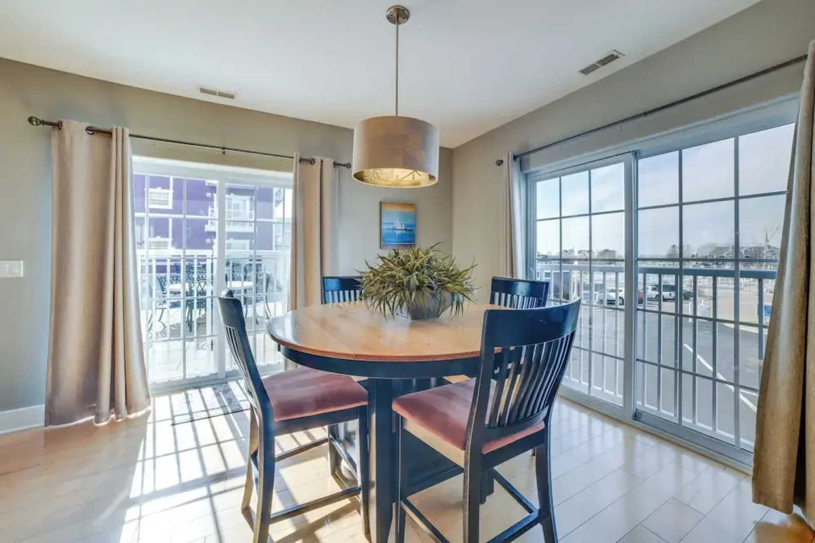 Idyllic New Buffalo Condo: Walk to Beach & Shops!