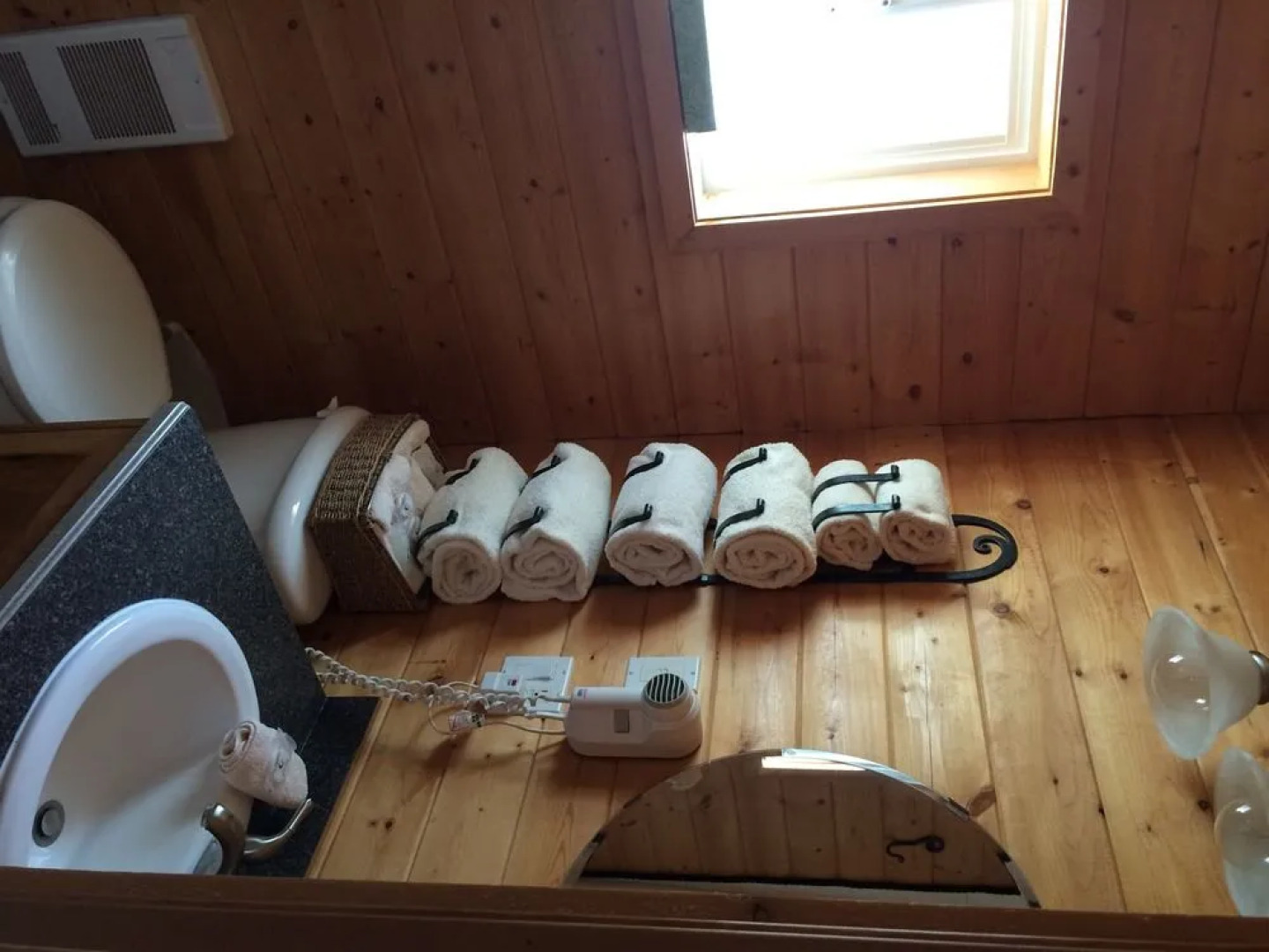 Wild Pacific Waterfront Cabins