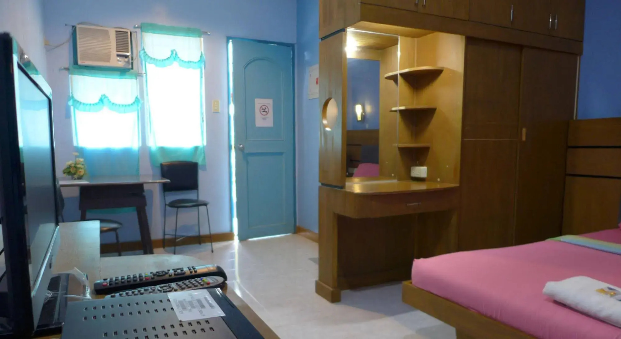 Rozen Suites Malakas