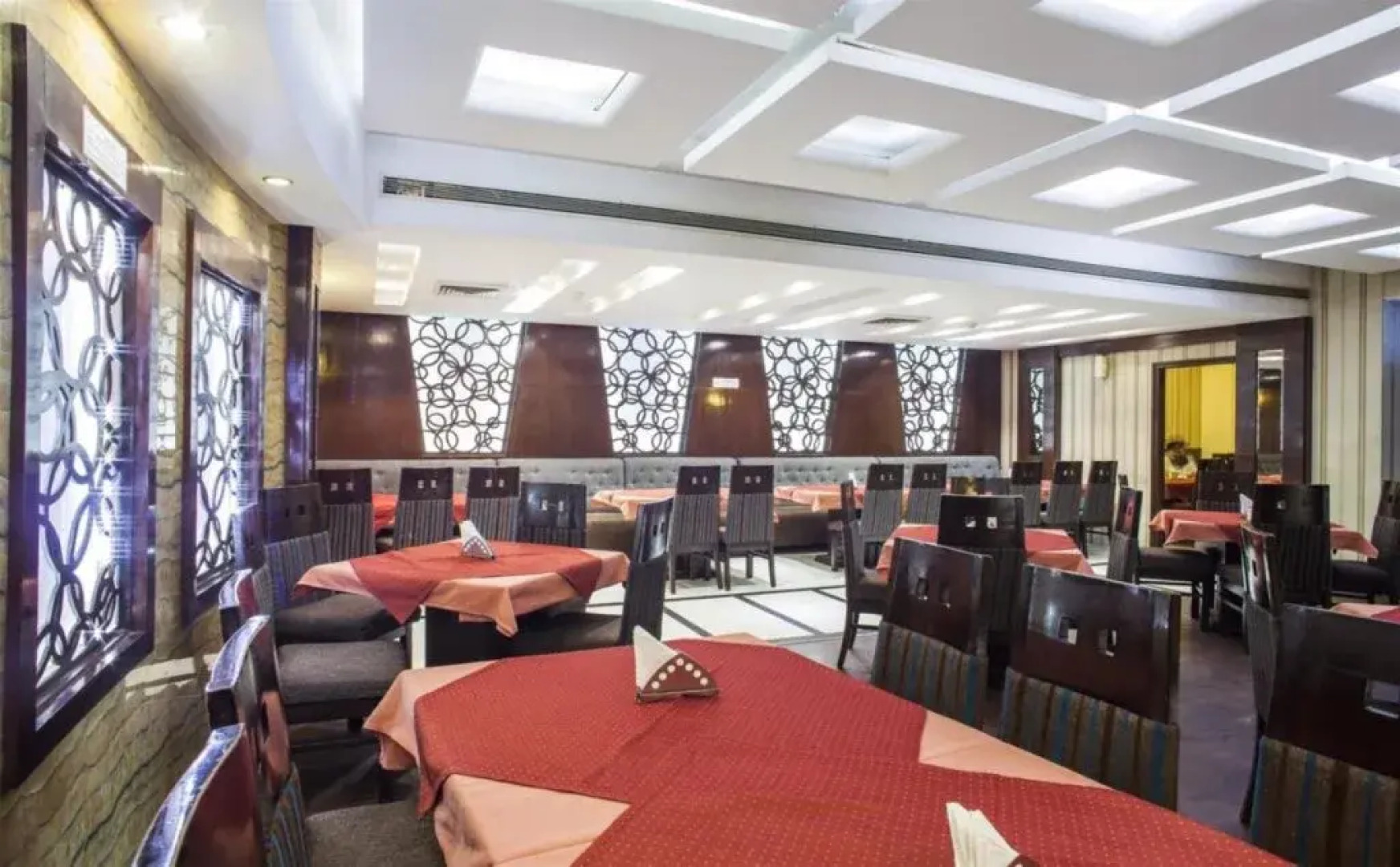 Hotel Raj Continental