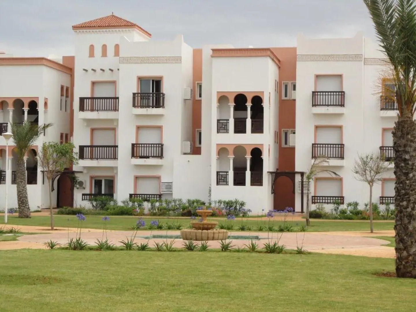 Perle Orientale Saidia Appart Rénové vue sur jardin et sur mer