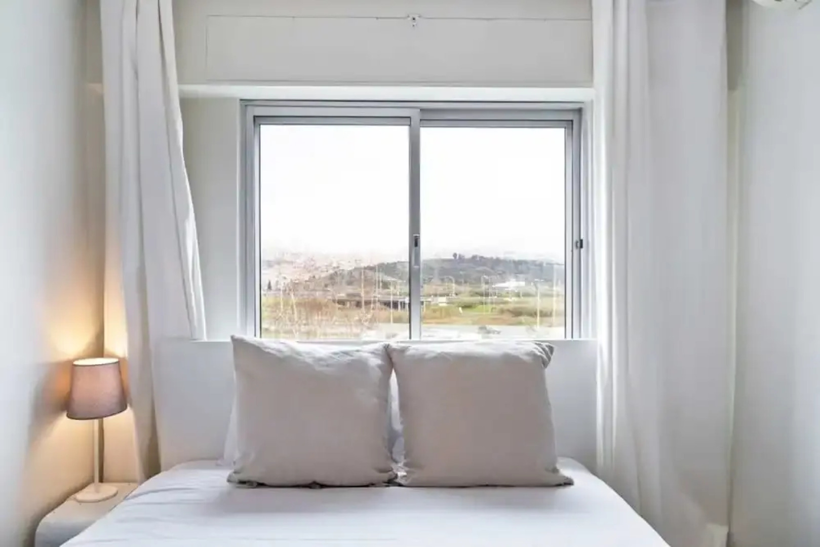 Large Contemporary 3 Bedroom Apartment