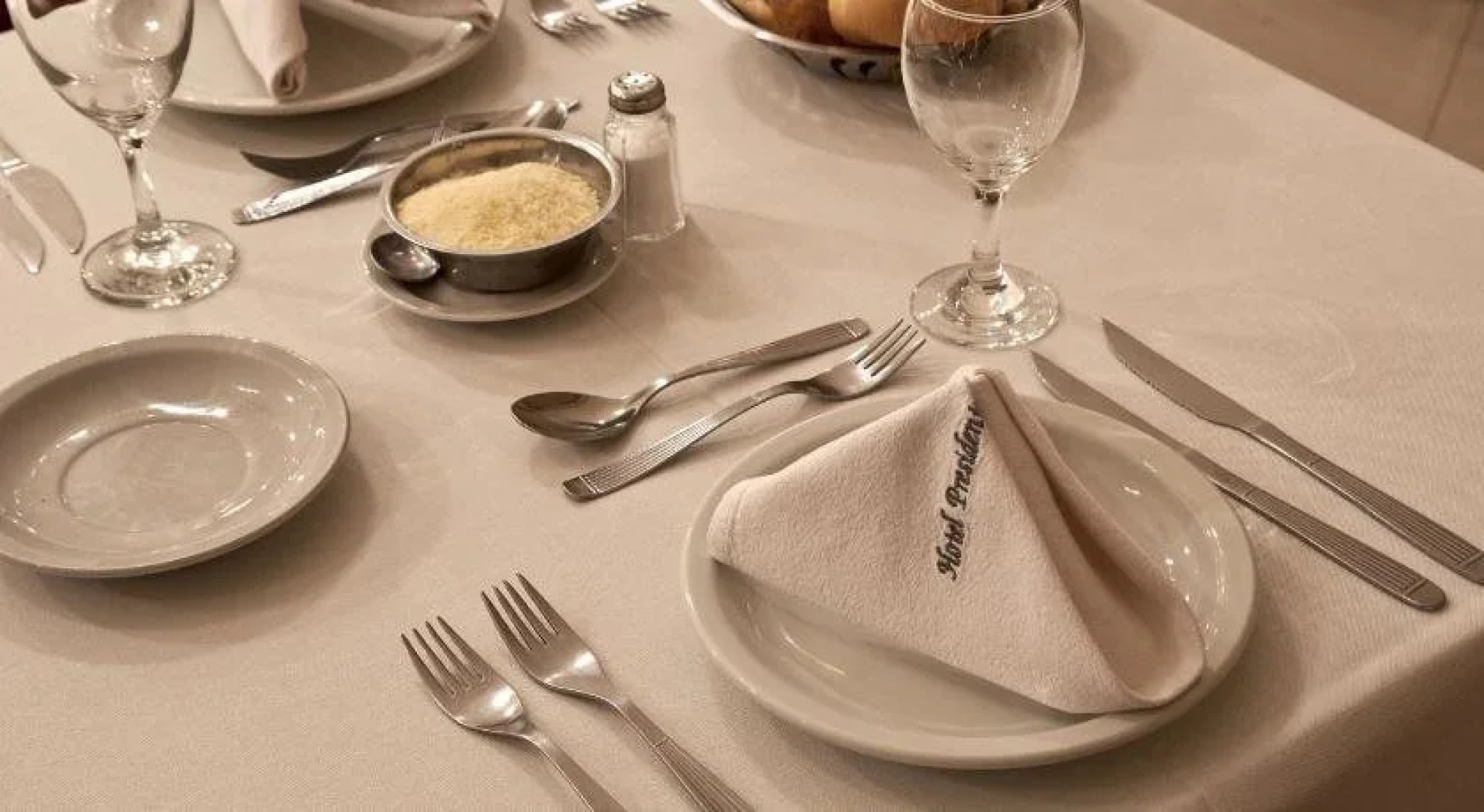 Hotel UTHGRA  Presidente Perón