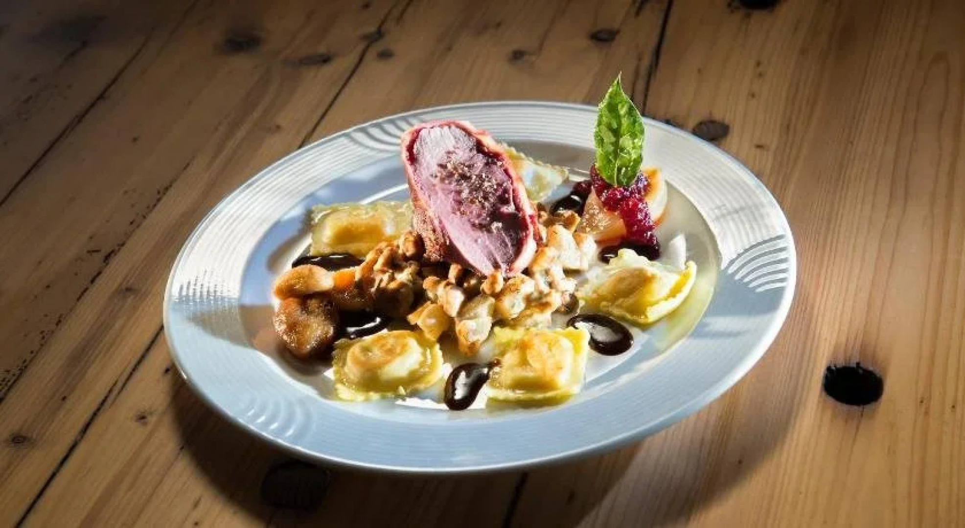 Bellaval Hotel & Restaurant