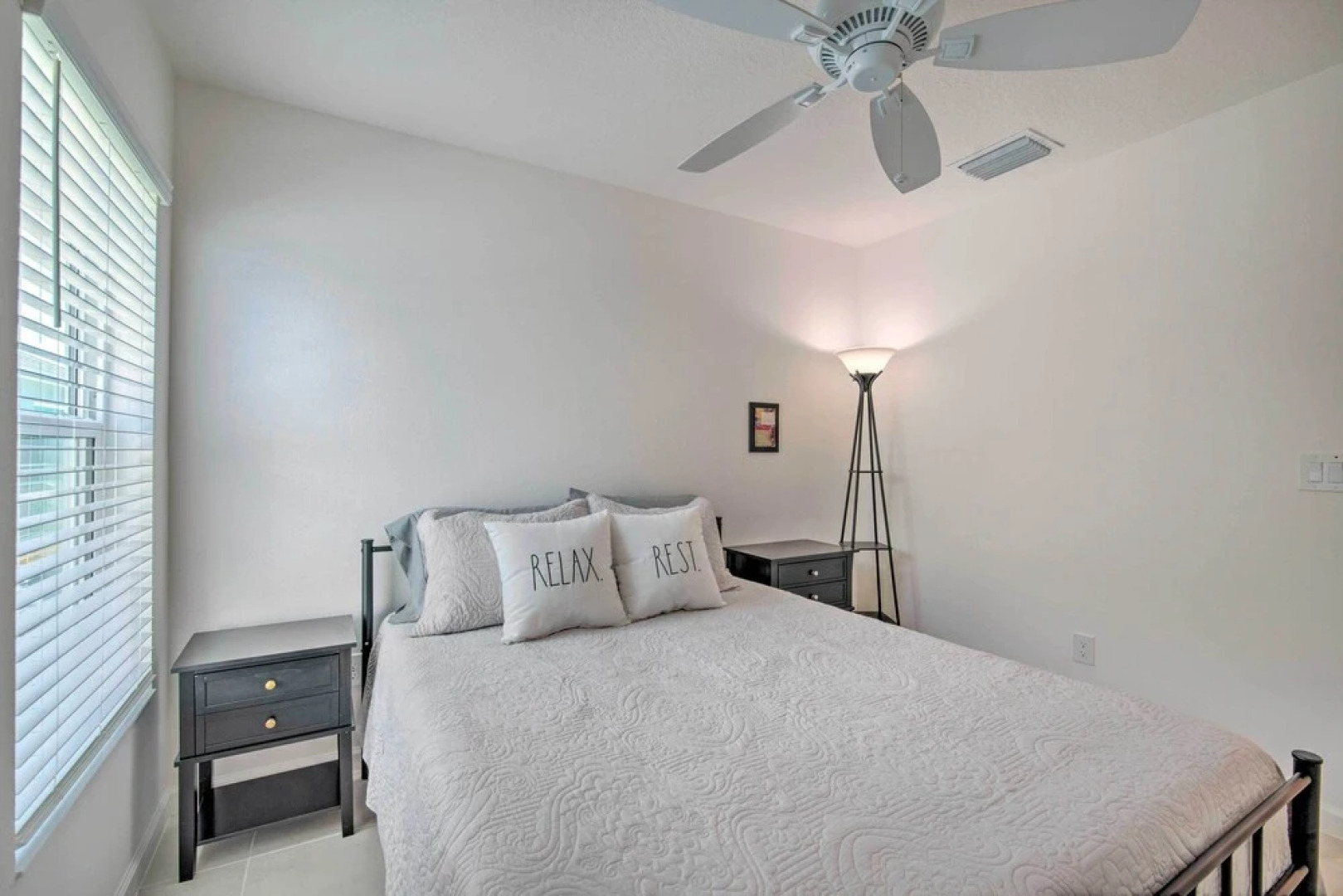 Lanai & Resort Amenities: The Villages Getaway