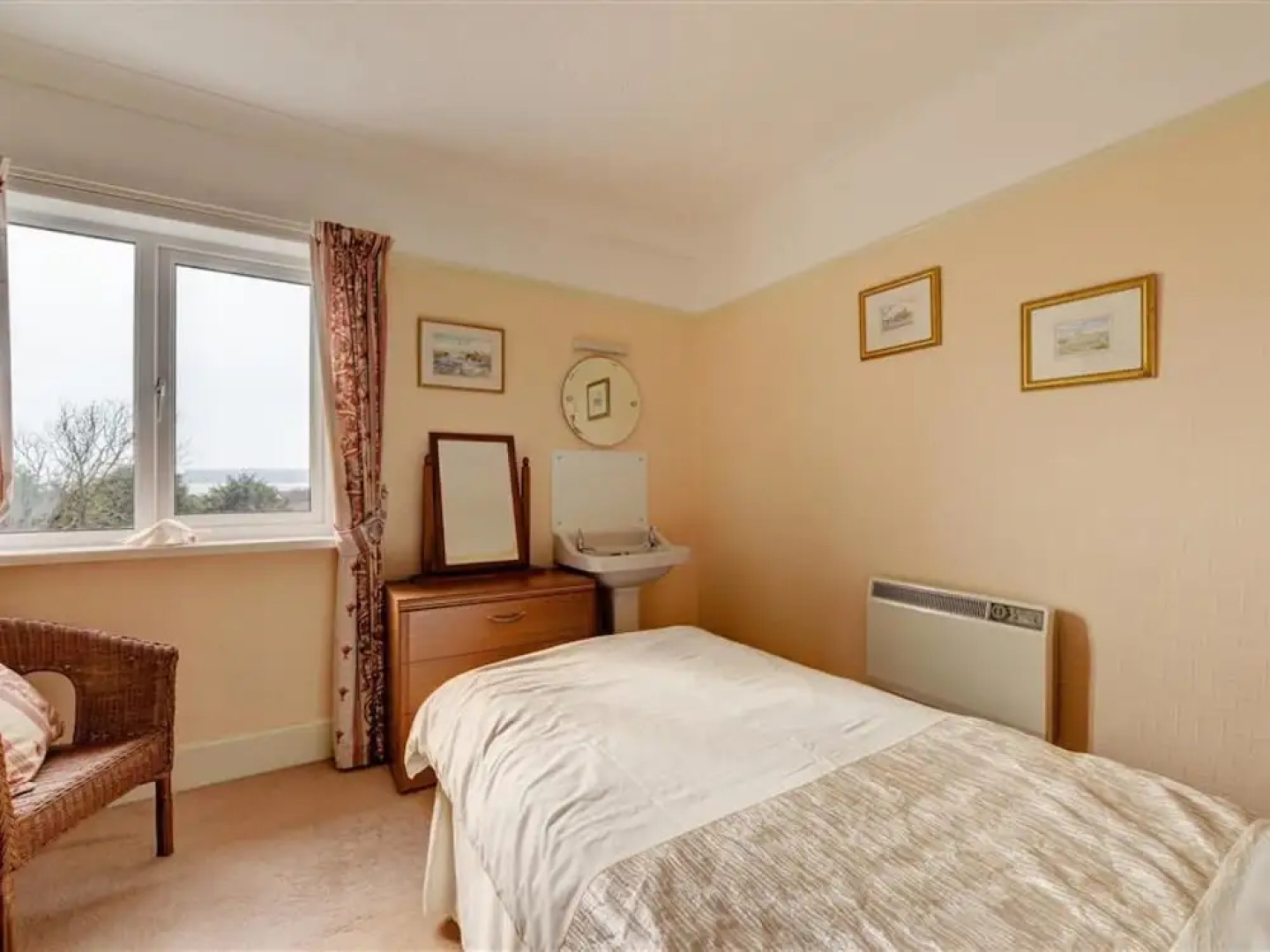 Spacious Well-presented Property Situated in the Coastal Village of Amroth