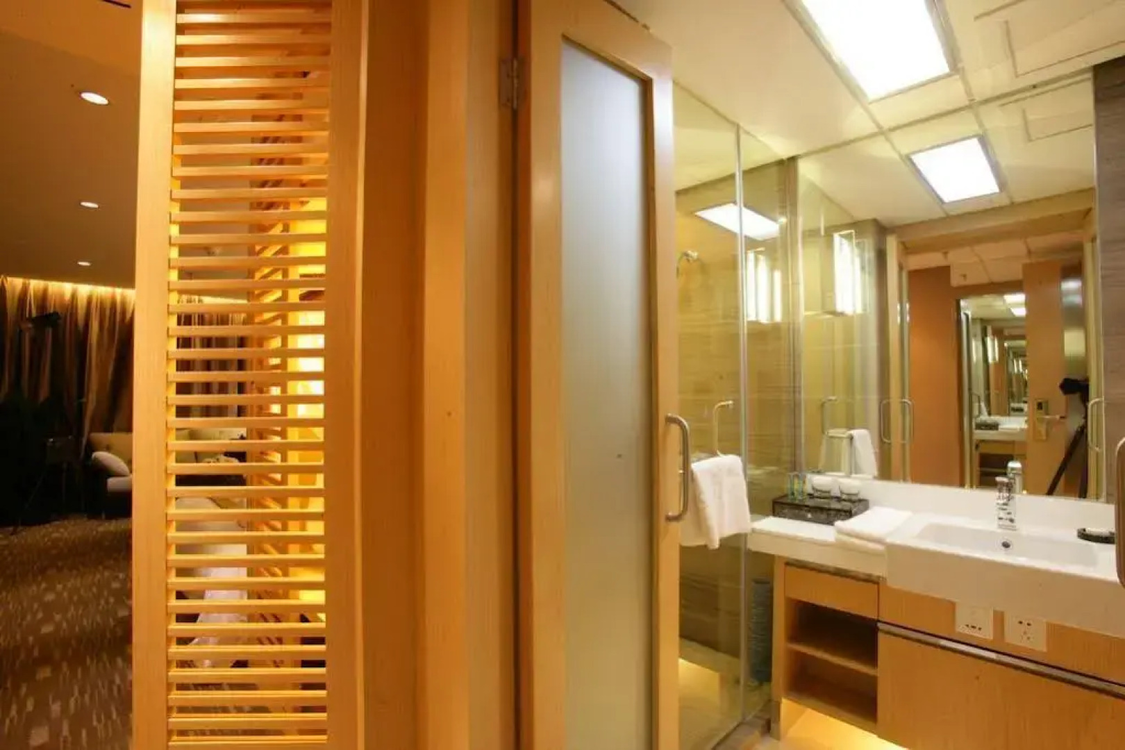 Xin Hua International