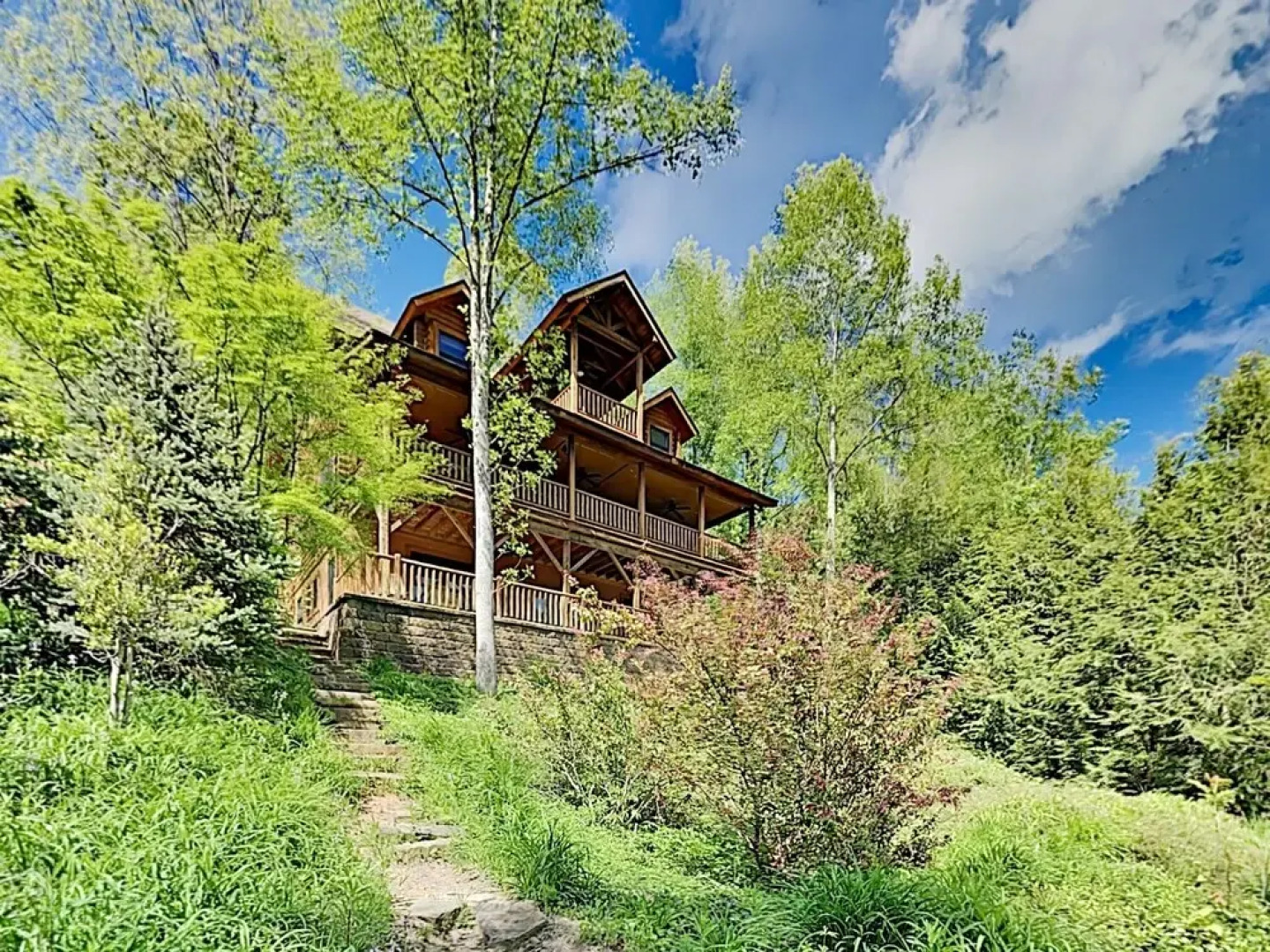 Linger Longer Lodge - 8 Br Home