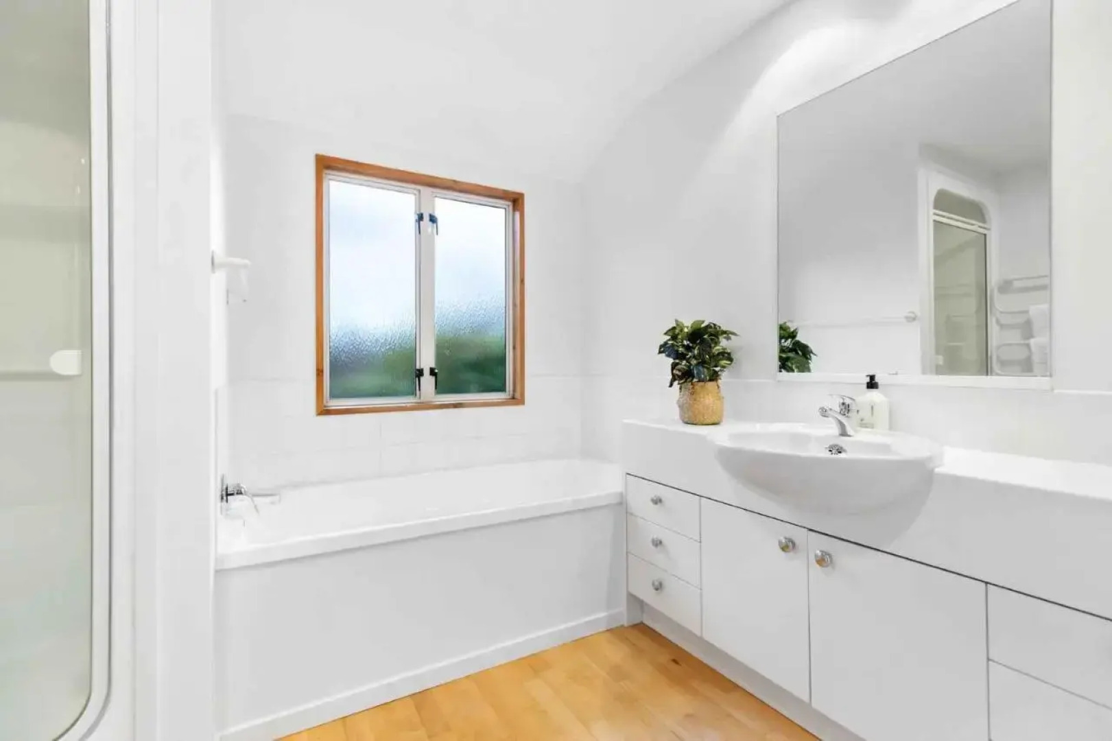 Tahuna Lakeside - 3 Min Walk To Town