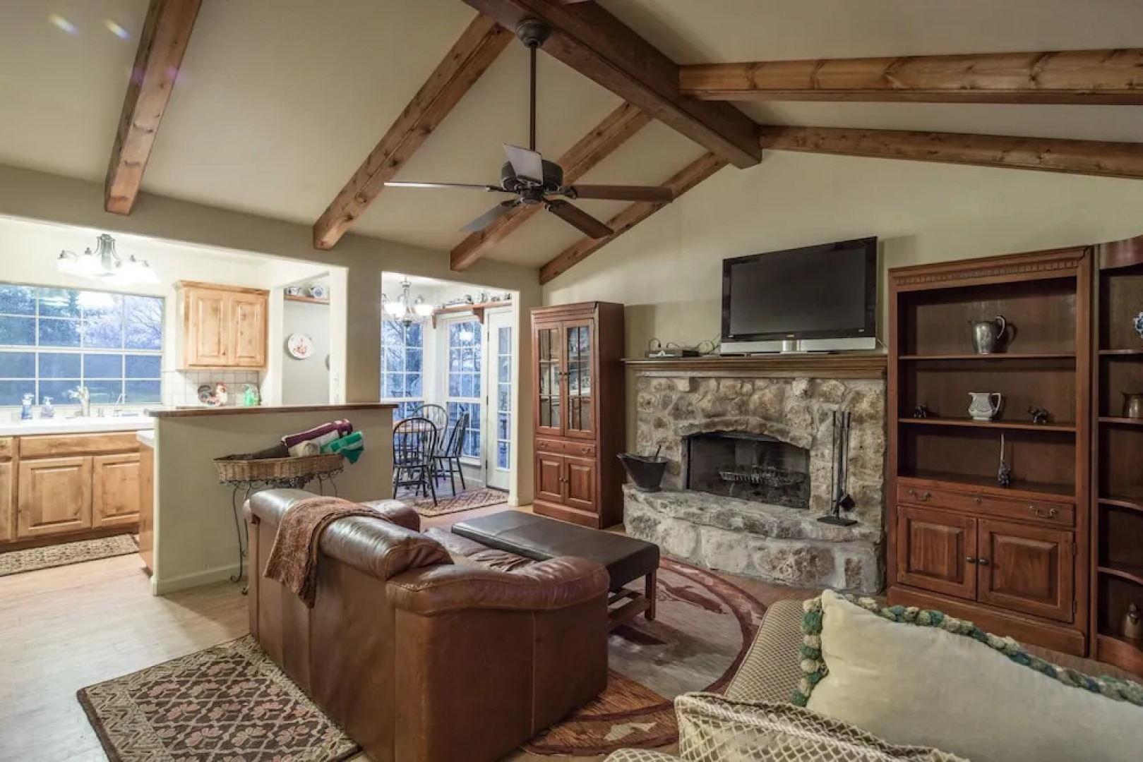 Little Rock 'N' Woodv 2 Bedrooms 2 Bathrooms Home