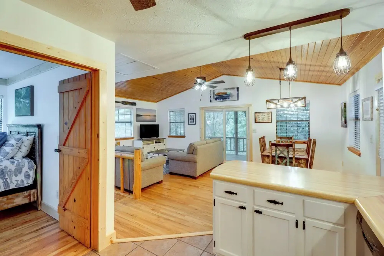 Woodsy Gassville Getaway ~ 3 Mi to White River!