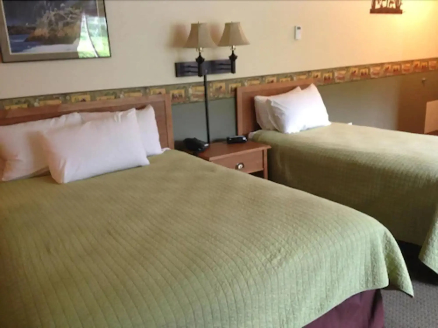 Longliner Lodge and Suites
