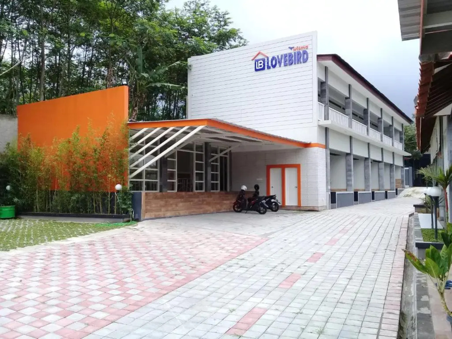 Wisma Lovebird