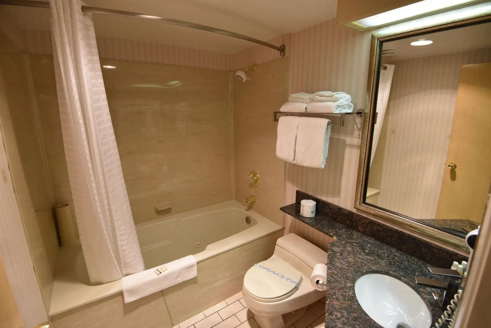 Travelodge by Wyndham Lloydminster