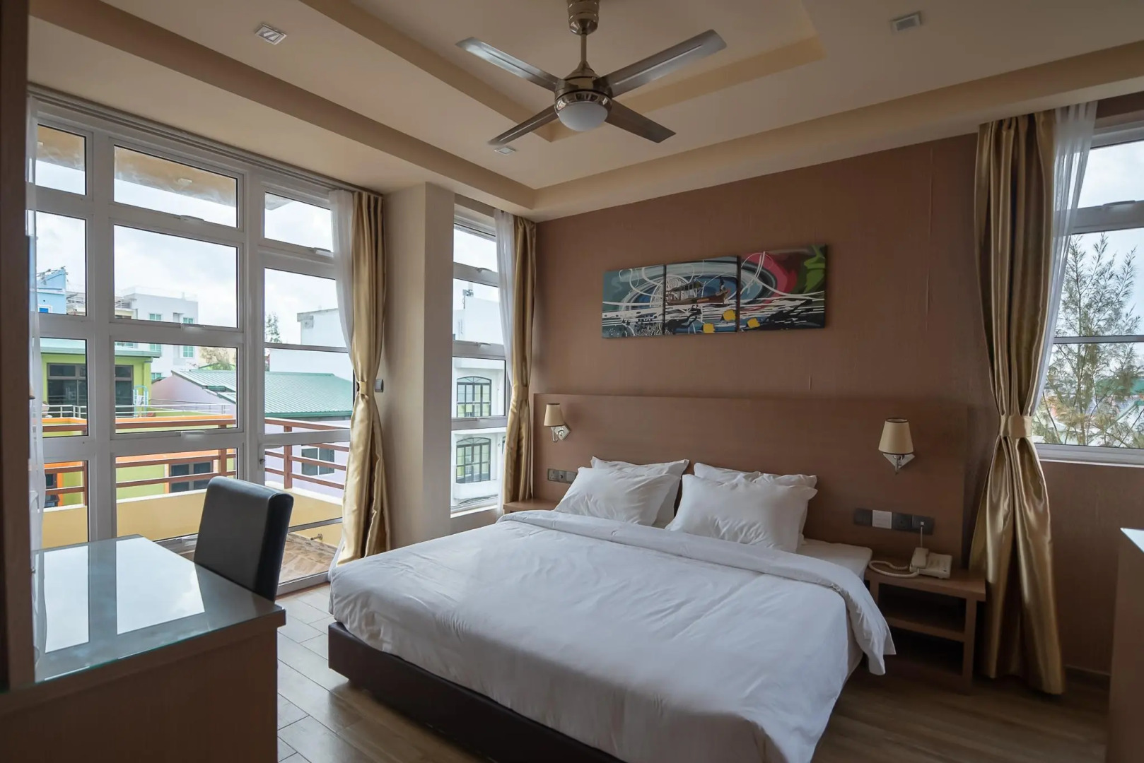 Отель Three Inn