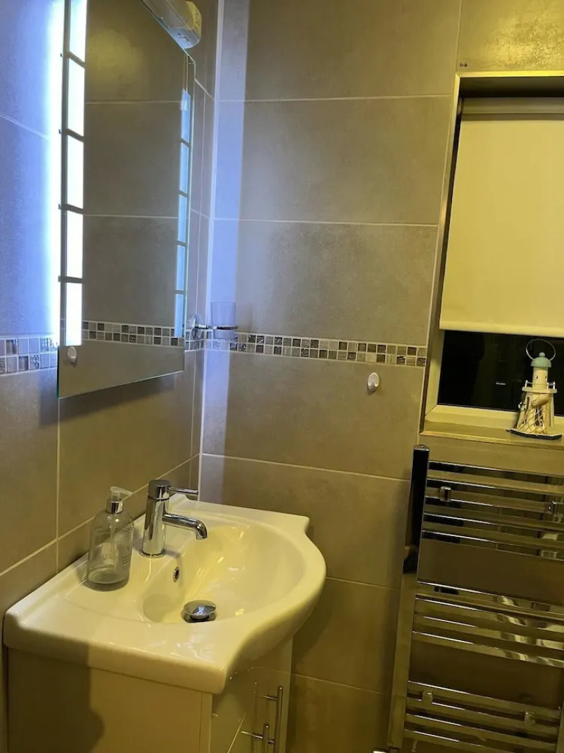 1-bedroom Apartment Sleeps 4, Parking