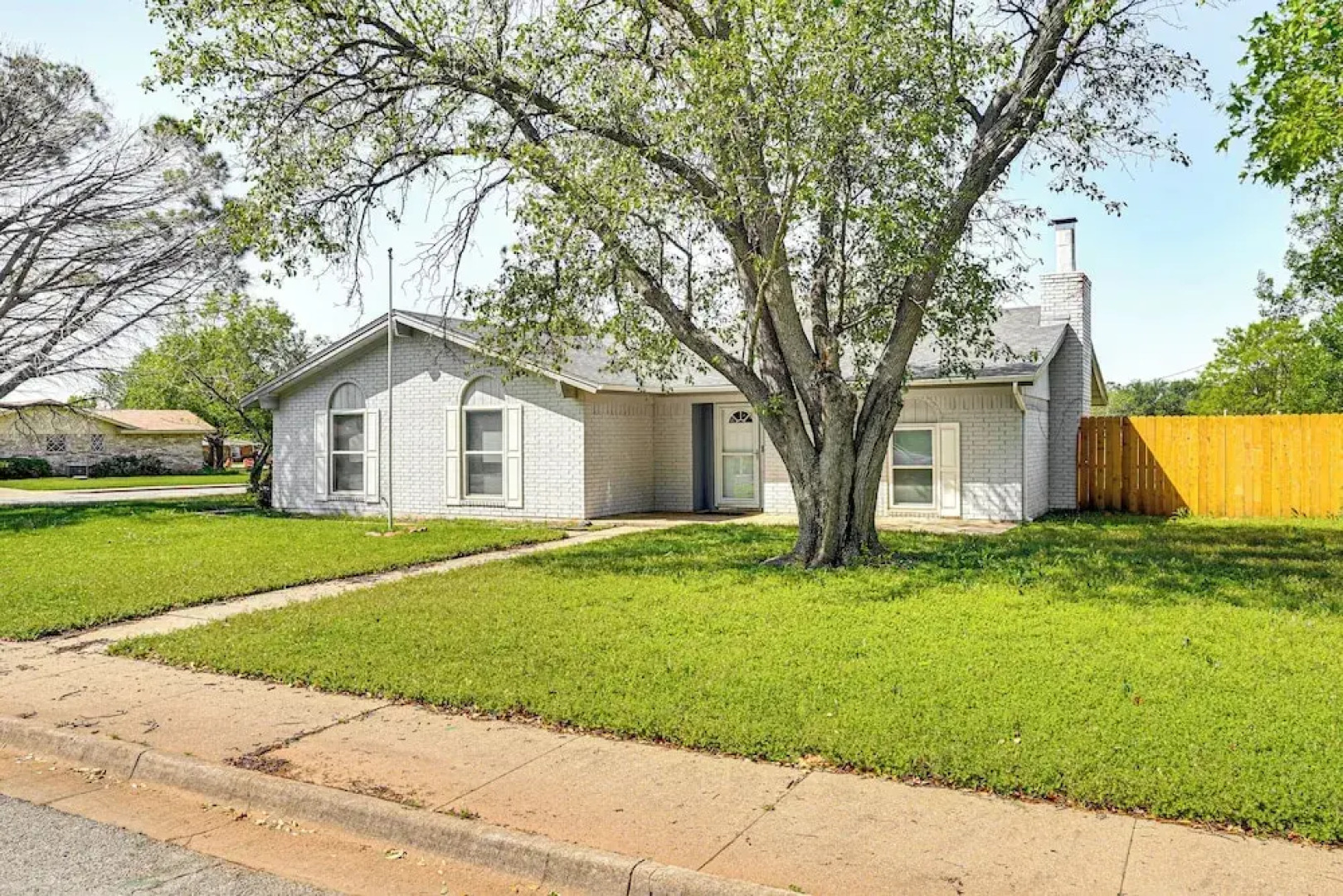 2 Mi to Lake: Home w/ Game Room, Pool & Fast Wifi!