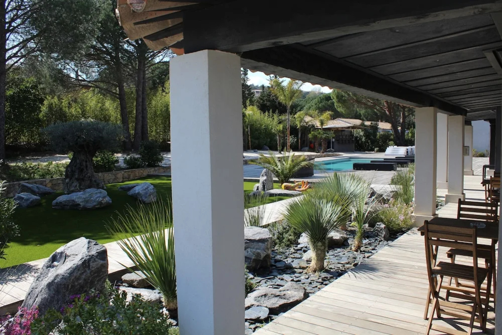 SHANGTASIA Luxury Art Room