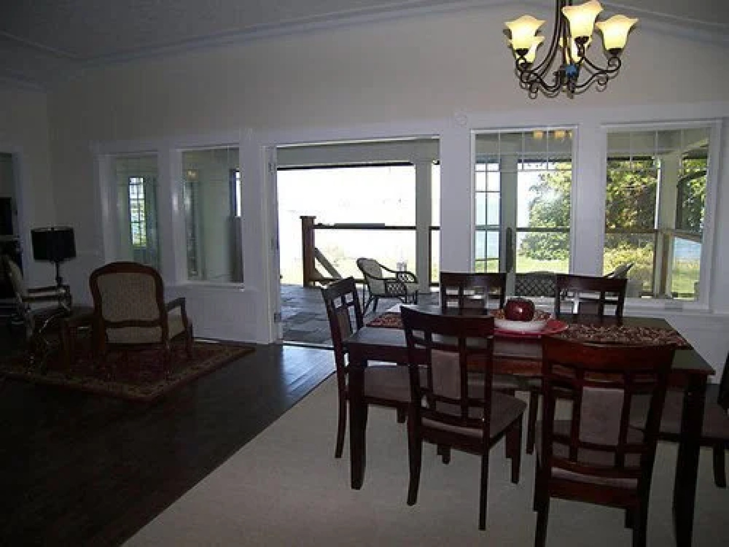 Foxglove Inn & Gardens