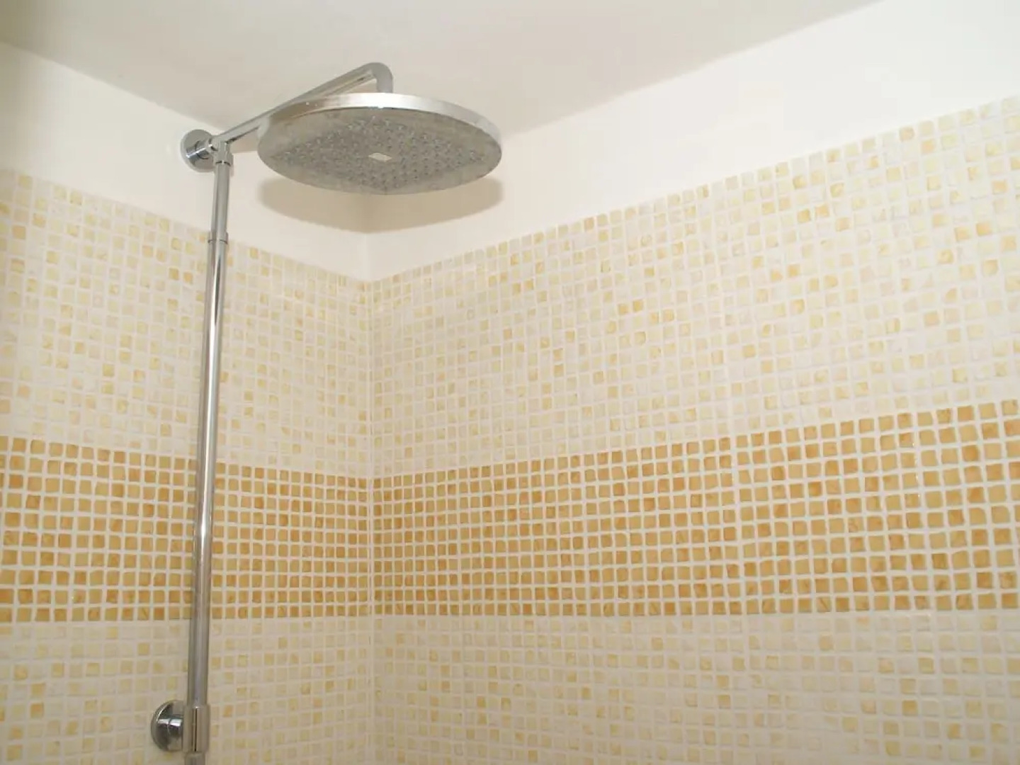 Charming Apartment in Montbrun-les-bains With Balcony