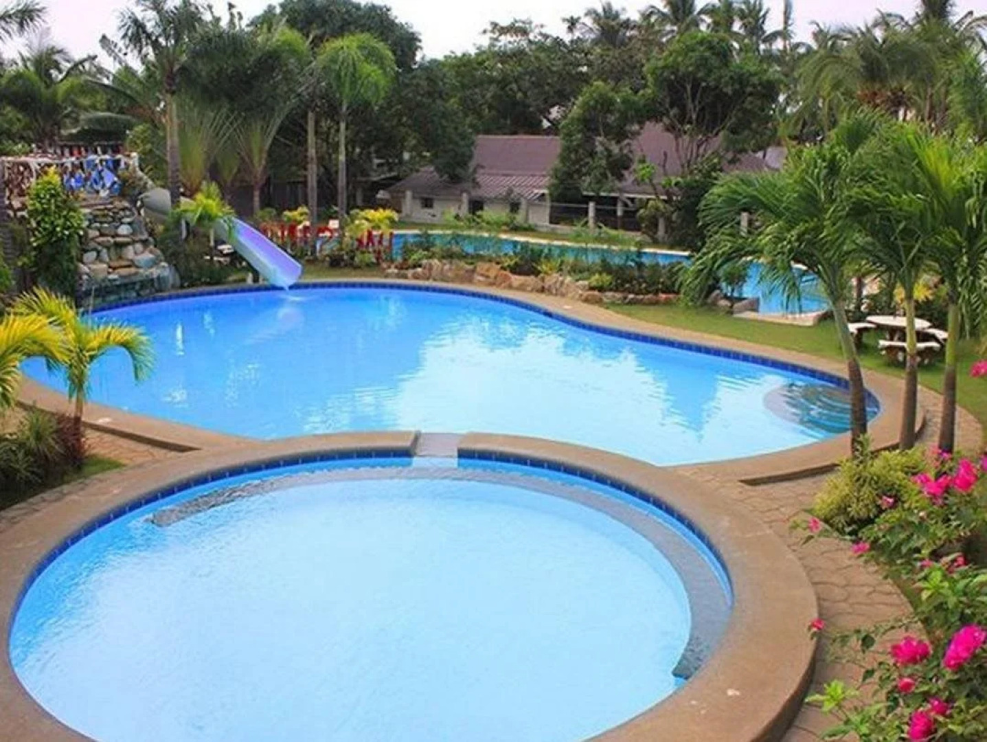 Bakasyunan Resort Zambales