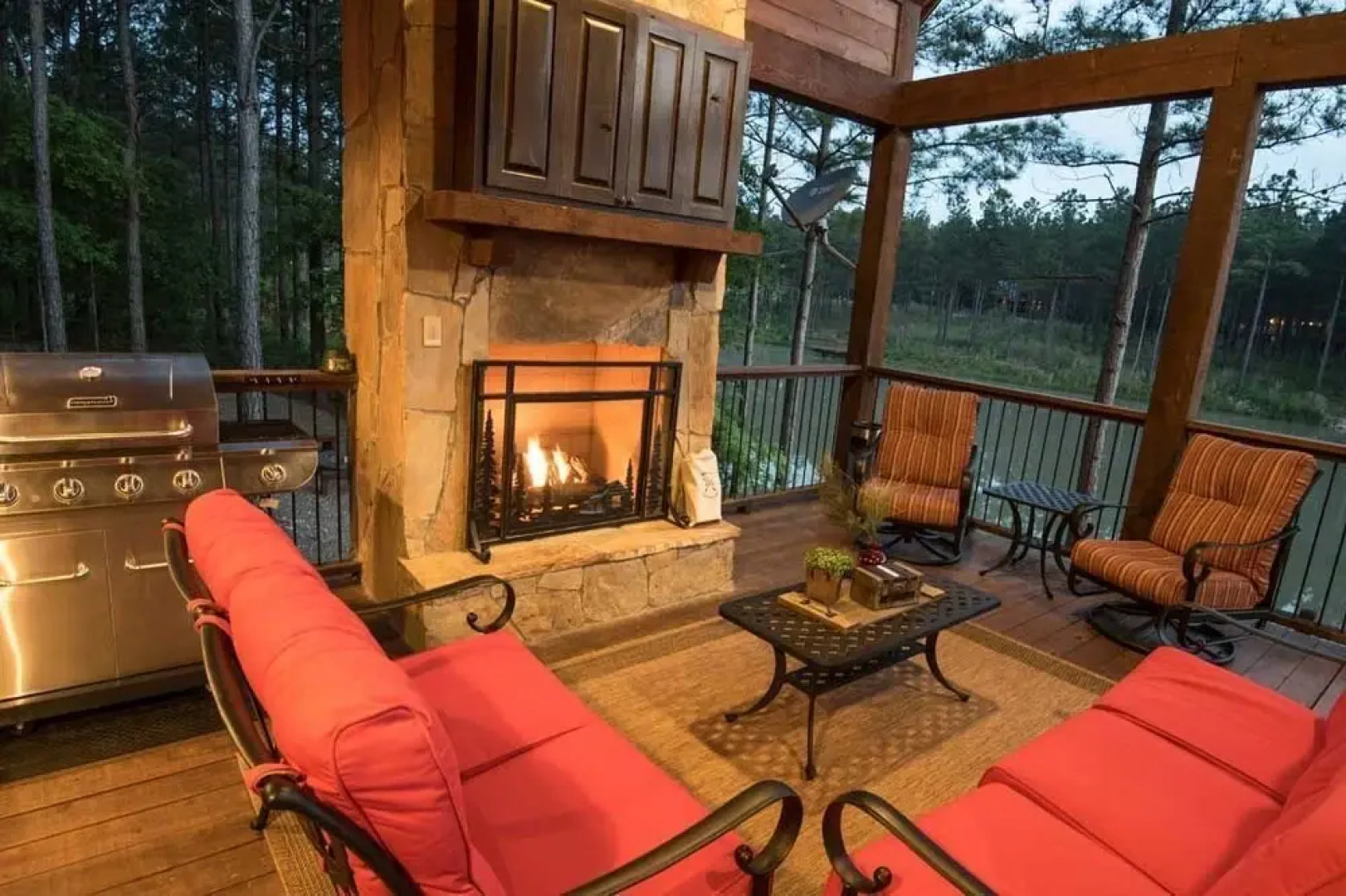 Stars On The Water Lodge - 4 Br Cabin