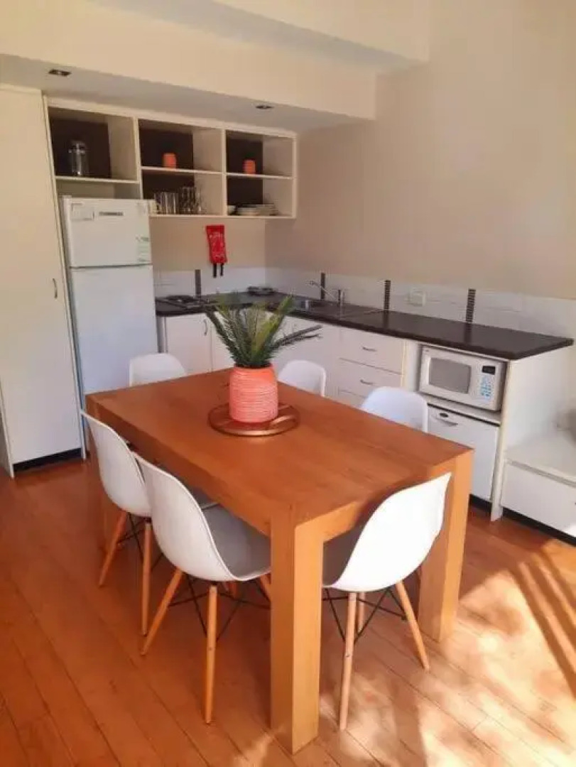 South-West getaway! Pool, tennis & Foxtel