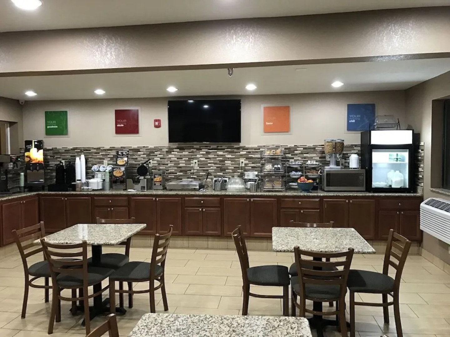 Quincy Inn and Suites