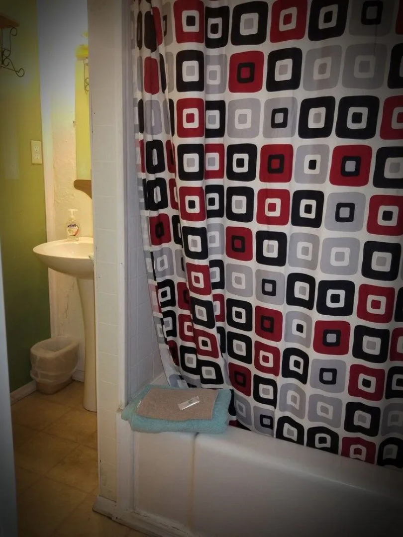 Hatfield McCoy House Inn